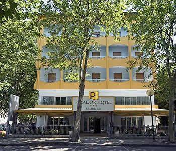 Hotel &